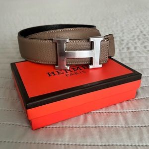 Hermes taupe & black reversible leather belt w/silver palladium plated H buckle
